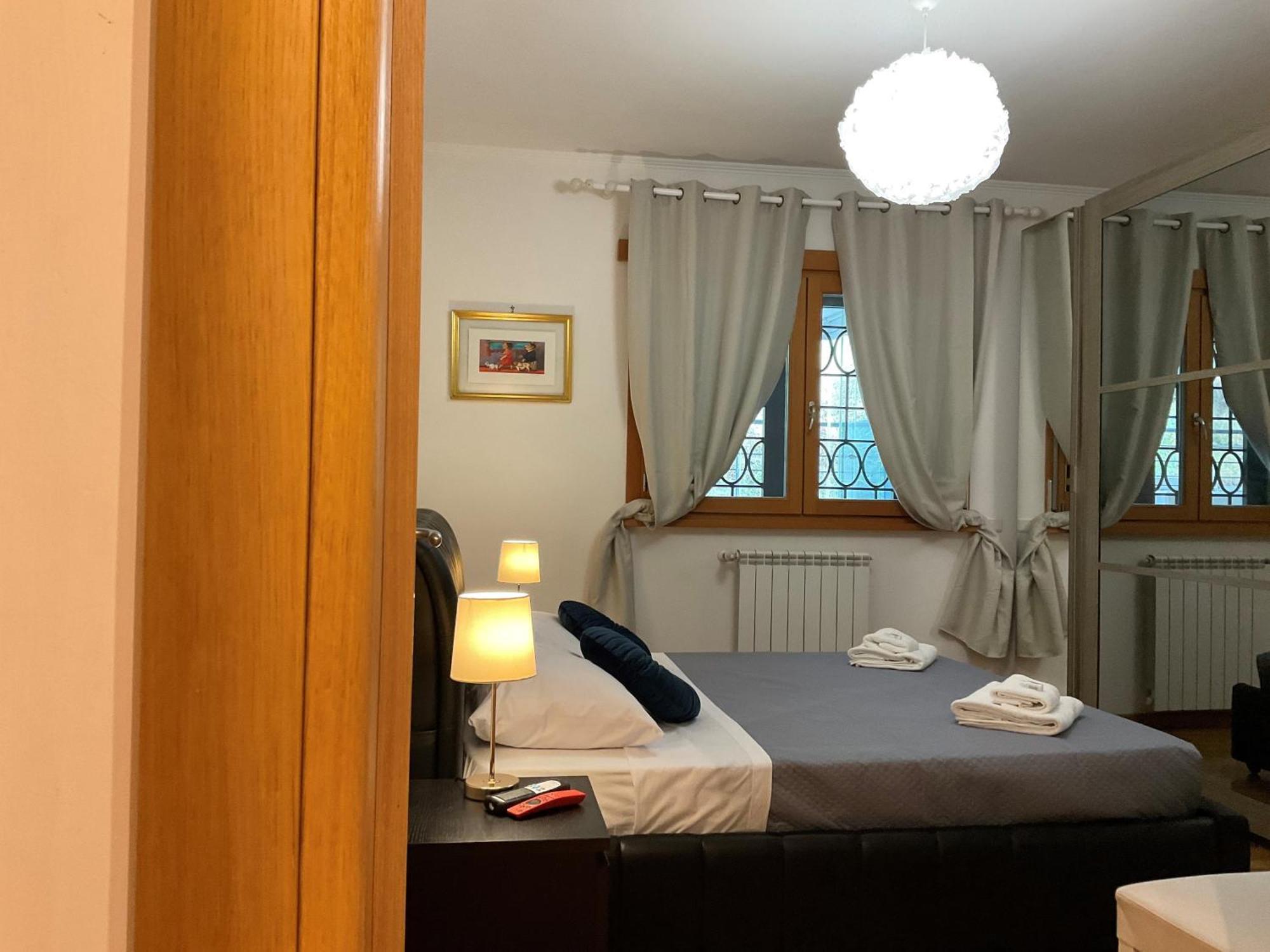 Golden Star Near Vatican, Aurelia Apartment *